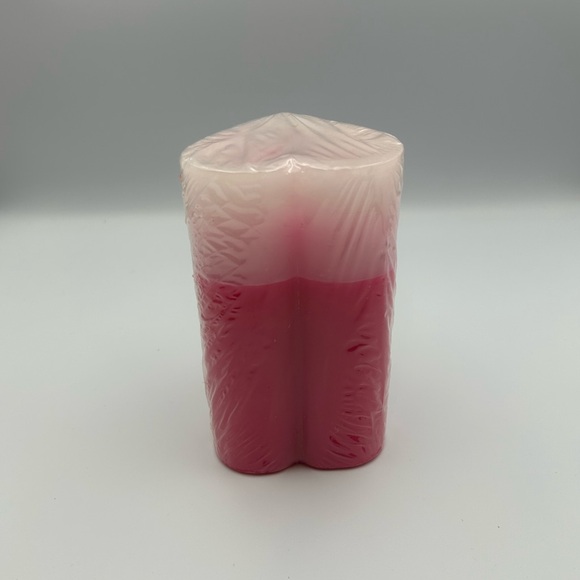*New* Heart-Shaped Pink and White Candle - Picture 3 of 10